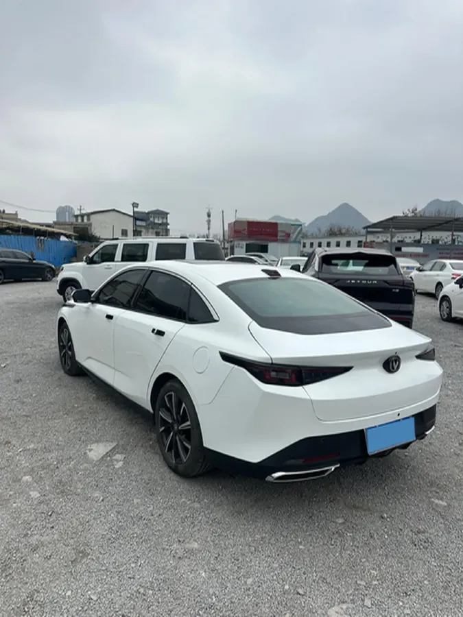 2023 ChangAn Lamore 1.5T 170HP L4 7DCT,autocango,china used car exporter,china ev exporter,chinese used car exporter,chinese used ev exporter