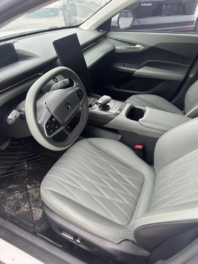 2023 ChangAn Lamore 1.5T 170HP L4 7DCT,autocango,china used car exporter,china ev exporter,chinese used car exporter,chinese used ev exporter