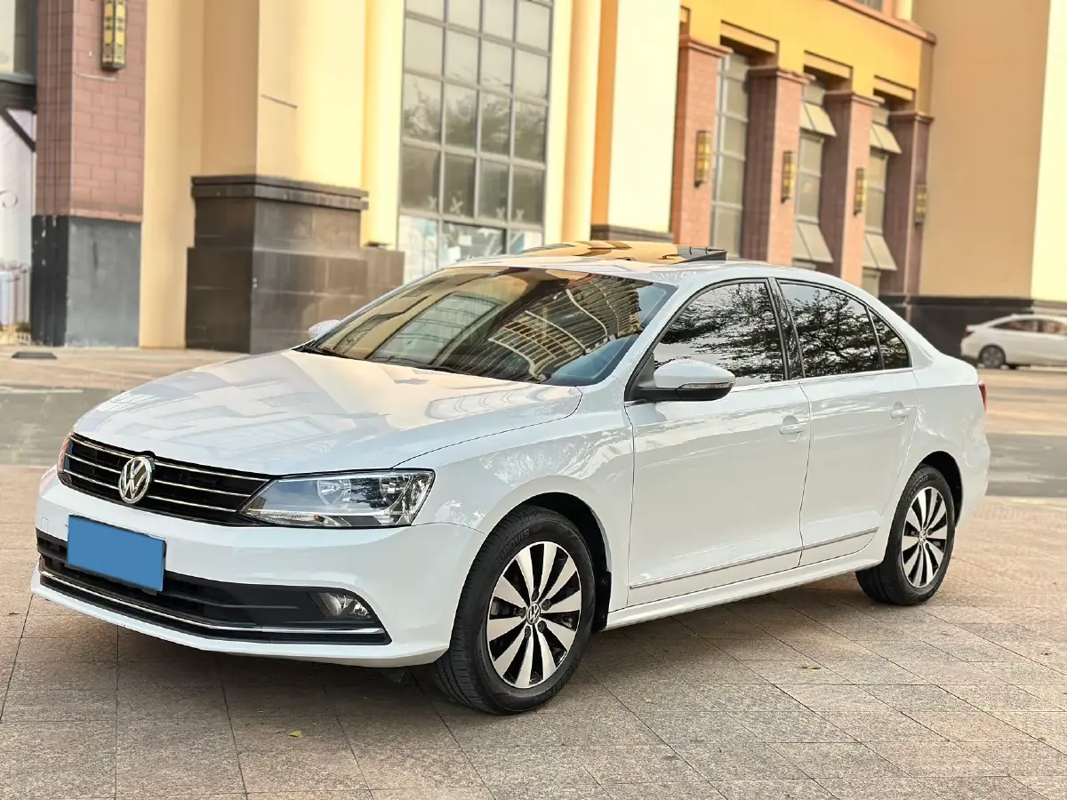 2018 Volkswagen Sagitar 1.2T 110HP L4 7DCT