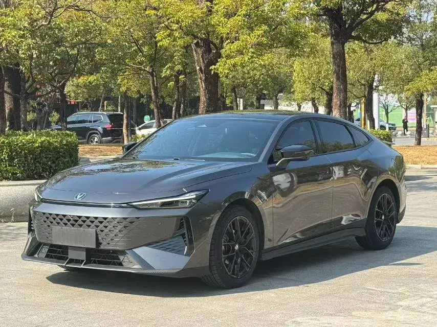 2024 ChangAn UNI-V 1.5T 188HP L4 7DCT