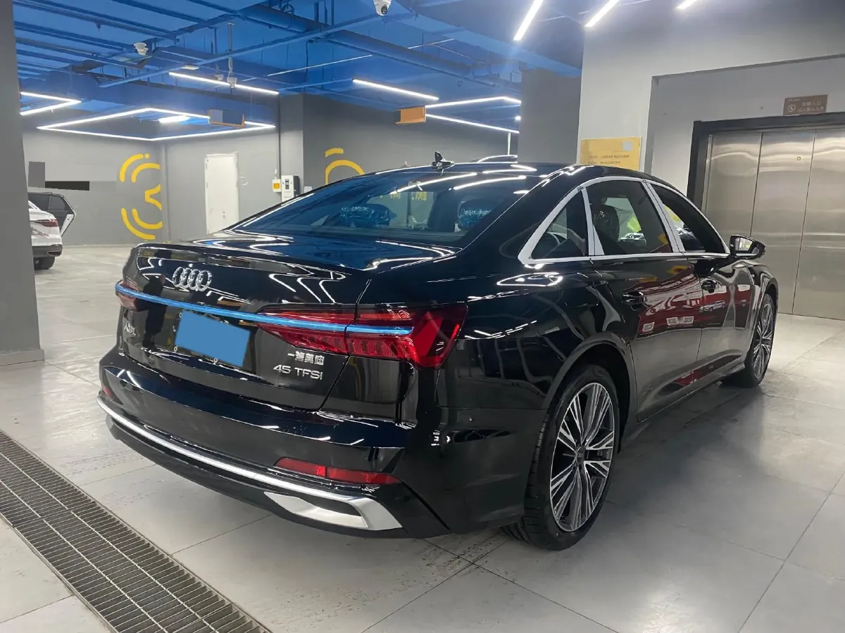 2026 Audi A6L 2.0T 245HP L4 7DCT,autocango,china used car exporter,china ev exporter,chinese used car exporter,chinese used ev exporter