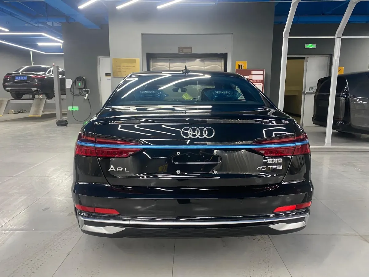 2026 Audi A6L 2.0T 245HP L4 7DCT,autocango,china used car exporter,china ev exporter,chinese used car exporter,chinese used ev exporter