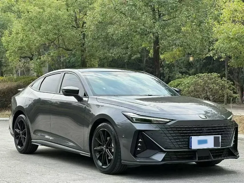 2022 ChangAn UNI-V 1.5T 188HP L4 7DCT,autocango,china used car exporter,china ev exporter,chinese used car exporter,chinese used ev exporter