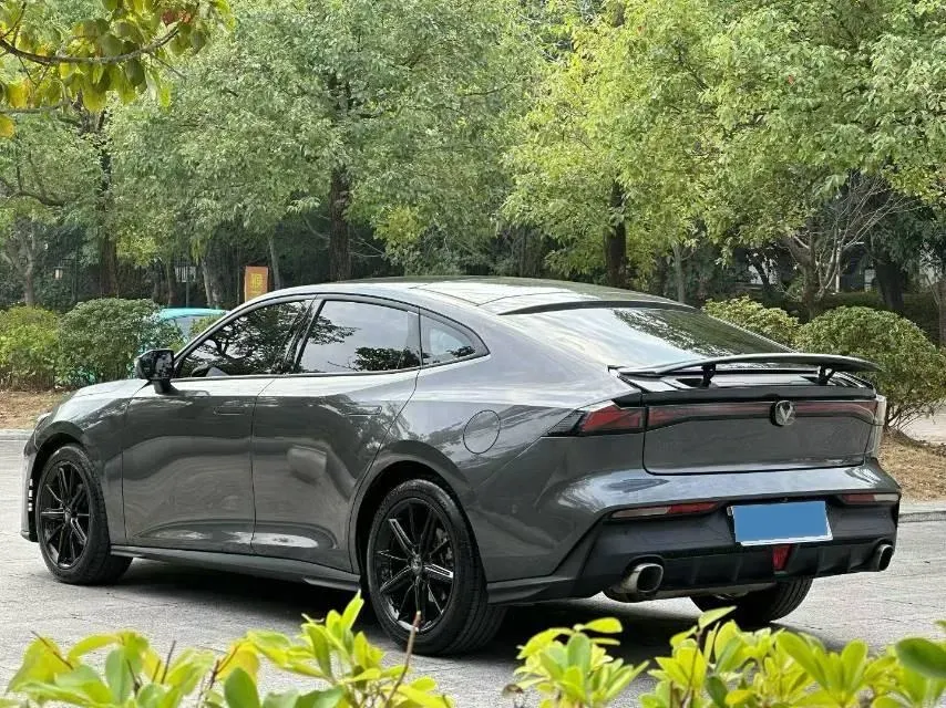 2022 ChangAn UNI-V 1.5T 188HP L4 7DCT,autocango,china used car exporter,china ev exporter,chinese used car exporter,chinese used ev exporter