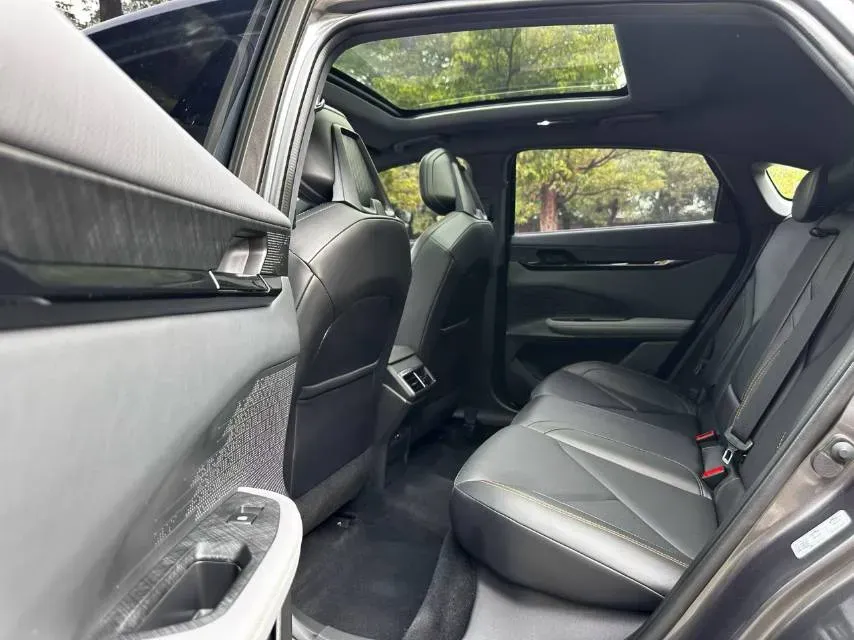 2022 ChangAn UNI-V 1.5T 188HP L4 7DCT,autocango,china used car exporter,china ev exporter,chinese used car exporter,chinese used ev exporter