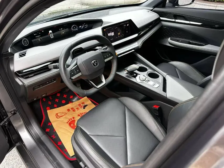 2022 ChangAn UNI-V 1.5T 188HP L4 7DCT,autocango,china used car exporter,china ev exporter,chinese used car exporter,chinese used ev exporter