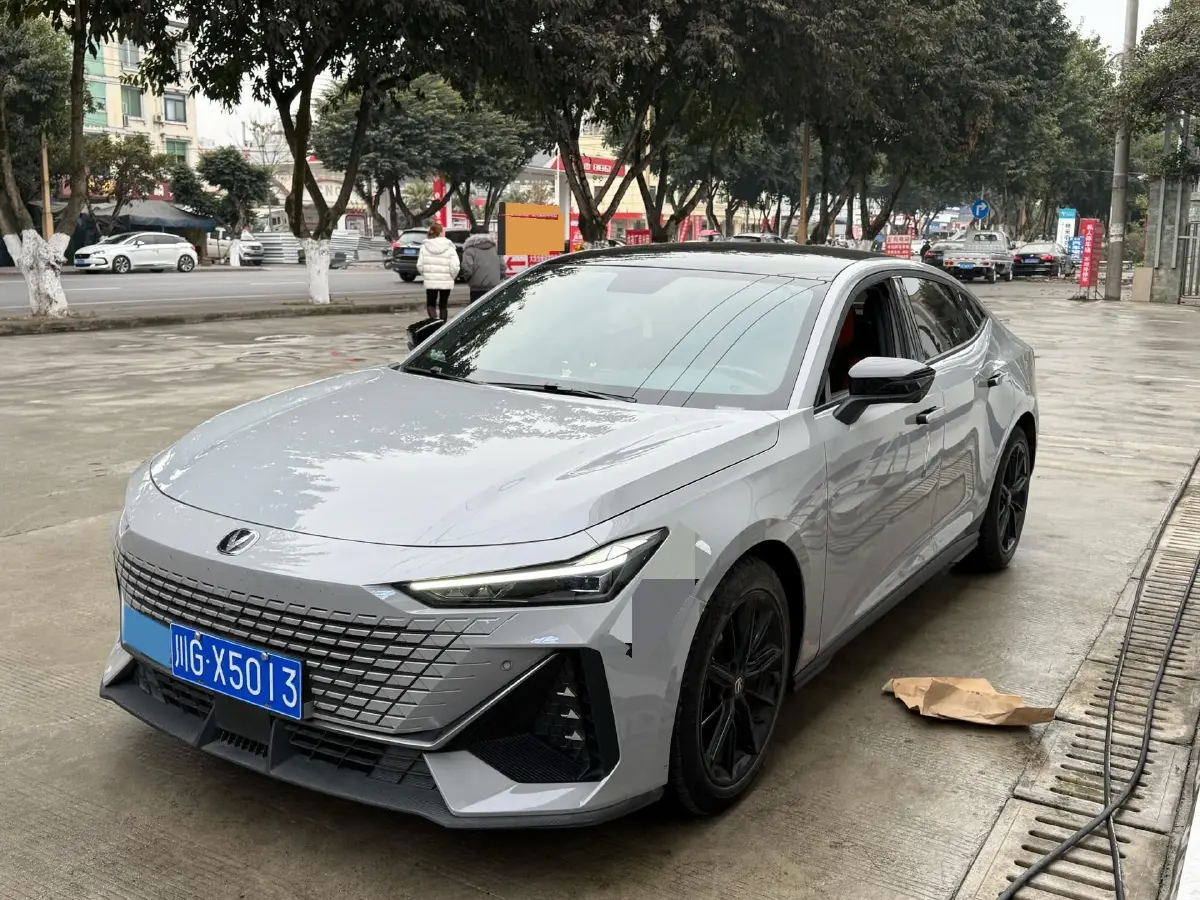 2022 ChangAn UNI-V 1.5T 188HP L4 7DCT