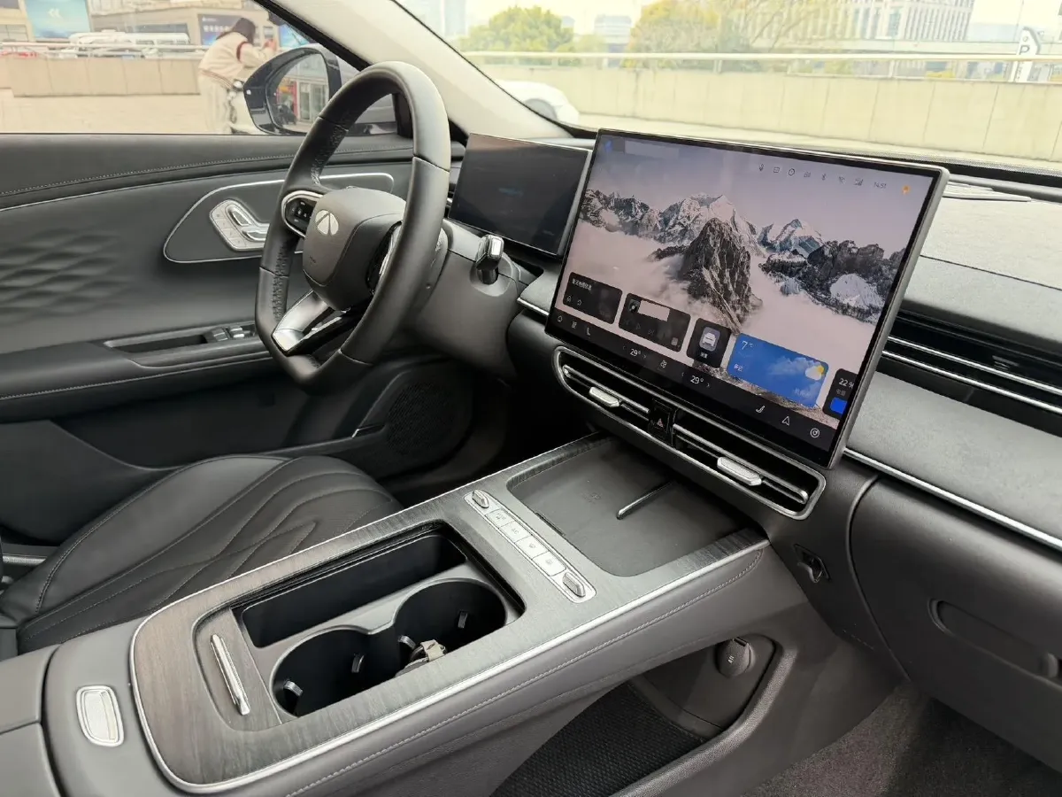 2025 Fulwin FulwinA8L 1.5T 156HP L4 1DHT PHEV 18.67KWH,autocango,china used car exporter,china ev exporter,chinese used car exporter,chinese used ev exporter