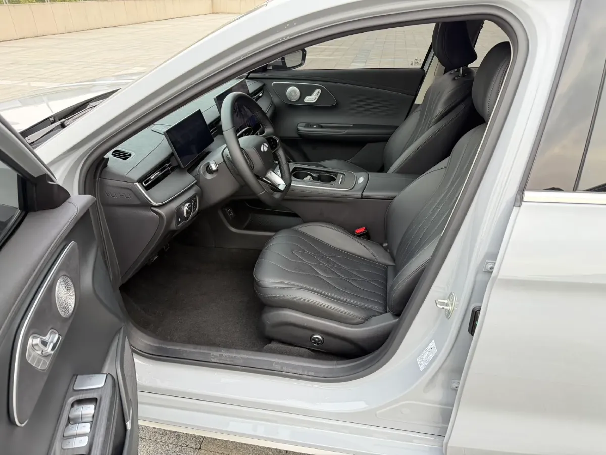 2025 Fulwin FulwinA8L 1.5T 156HP L4 1DHT PHEV 18.67KWH,autocango,china used car exporter,china ev exporter,chinese used car exporter,chinese used ev exporter