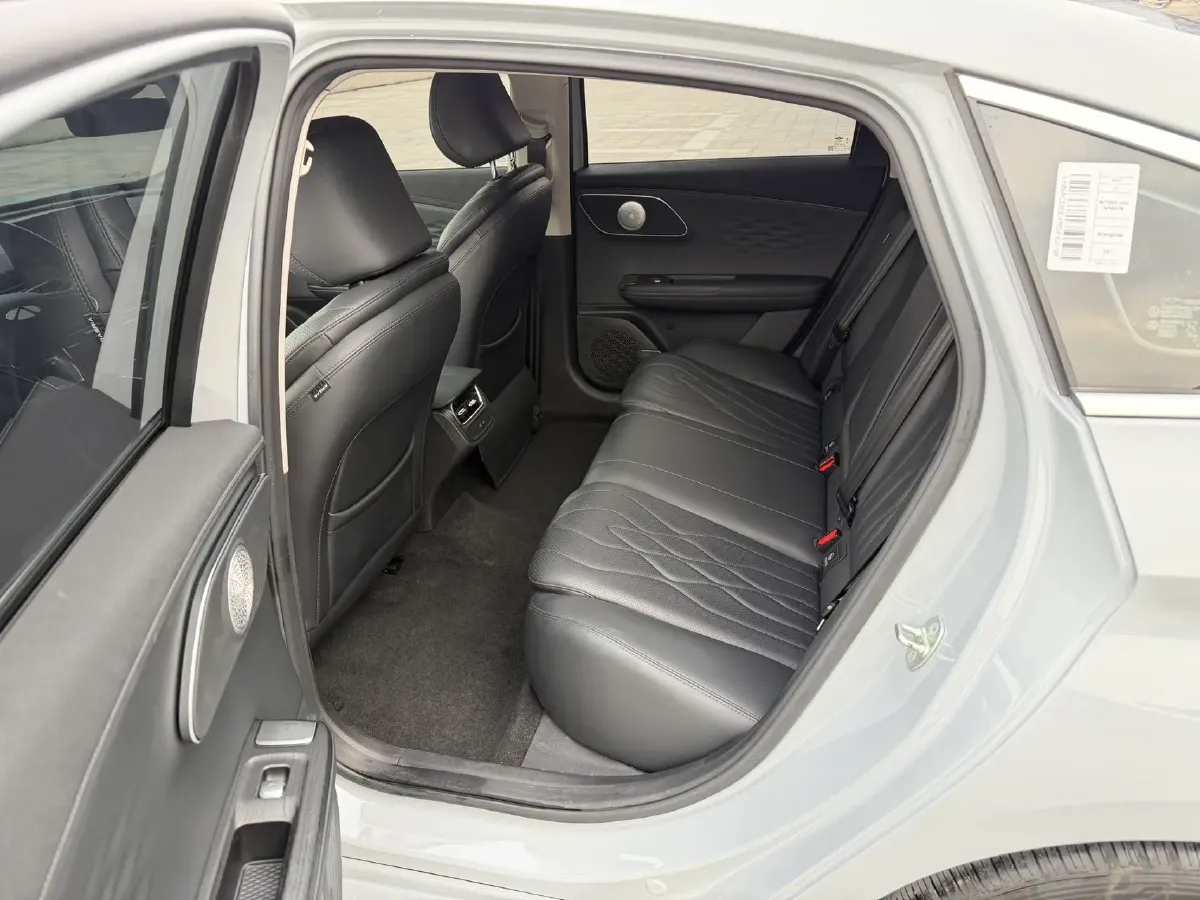 2025 Fulwin FulwinA8L 1.5T 156HP L4 1DHT PHEV 18.67KWH,autocango,china used car exporter,china ev exporter,chinese used car exporter,chinese used ev exporter