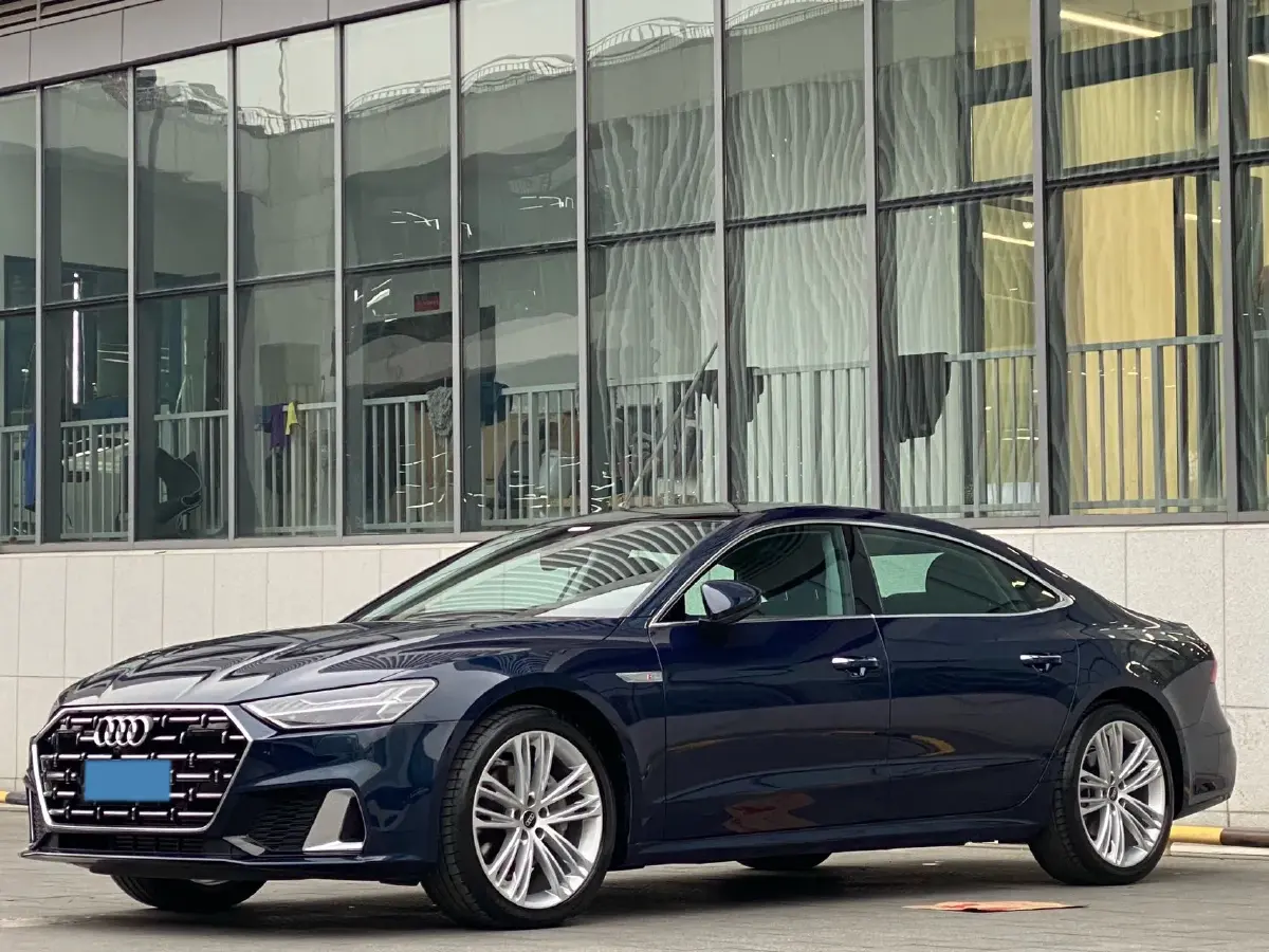 2024 Audi A7L 2.0T 245HP L4 7DCT