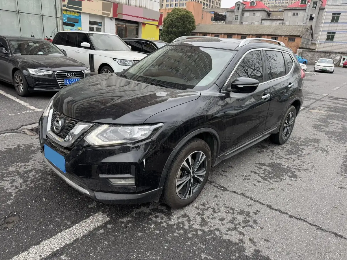2021 Nissan X-Trail 2.5L 181HP L4 CVT