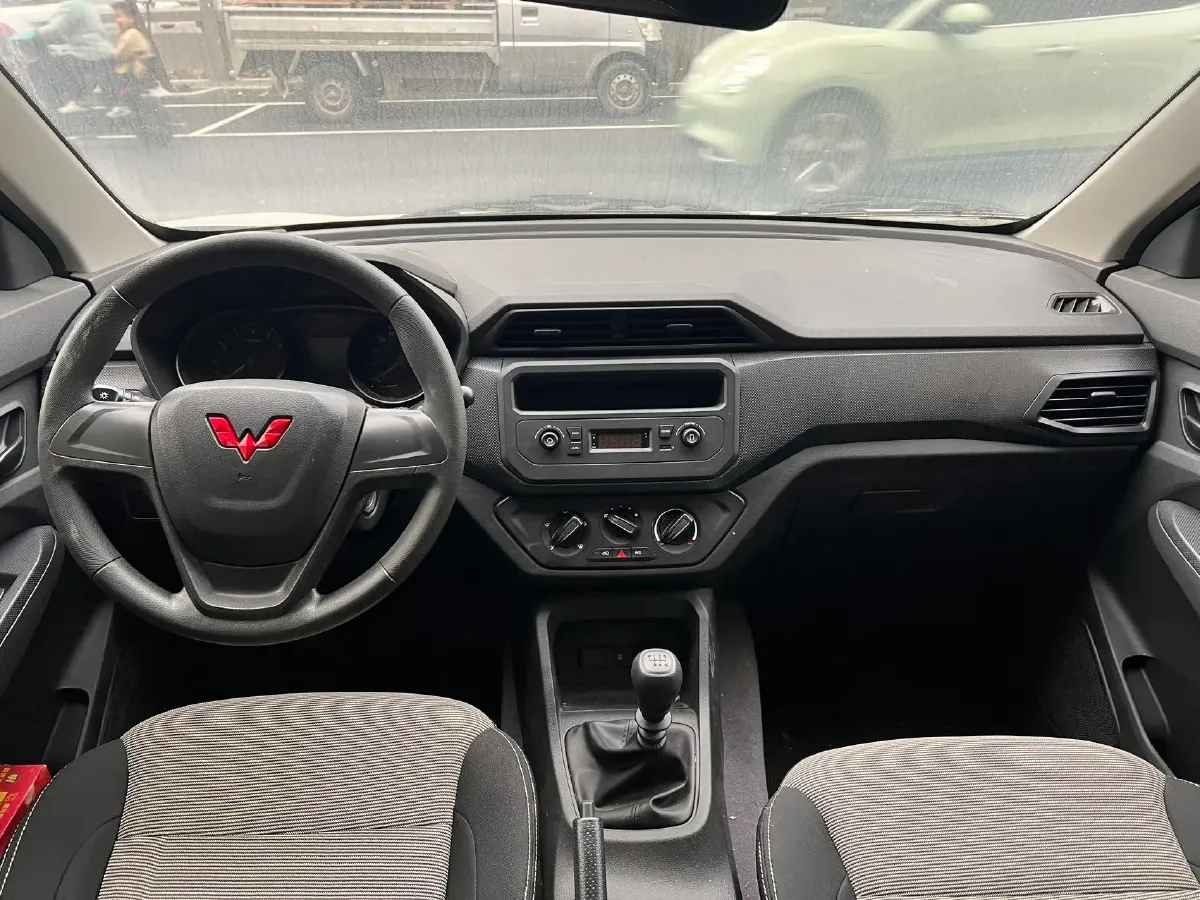 2021 Yema SiPaiKa 1.5L 109HP L4 5MT,autocango,china used car exporter,china ev exporter,chinese used car exporter,chinese used ev exporter