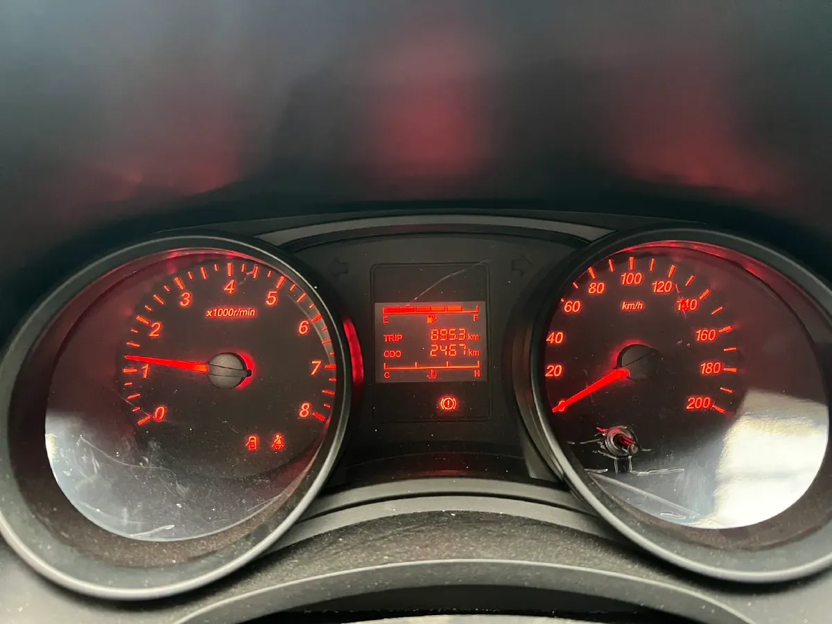 2021 Yema SiPaiKa 1.5L 109HP L4 5MT,autocango,china used car exporter,china ev exporter,chinese used car exporter,chinese used ev exporter