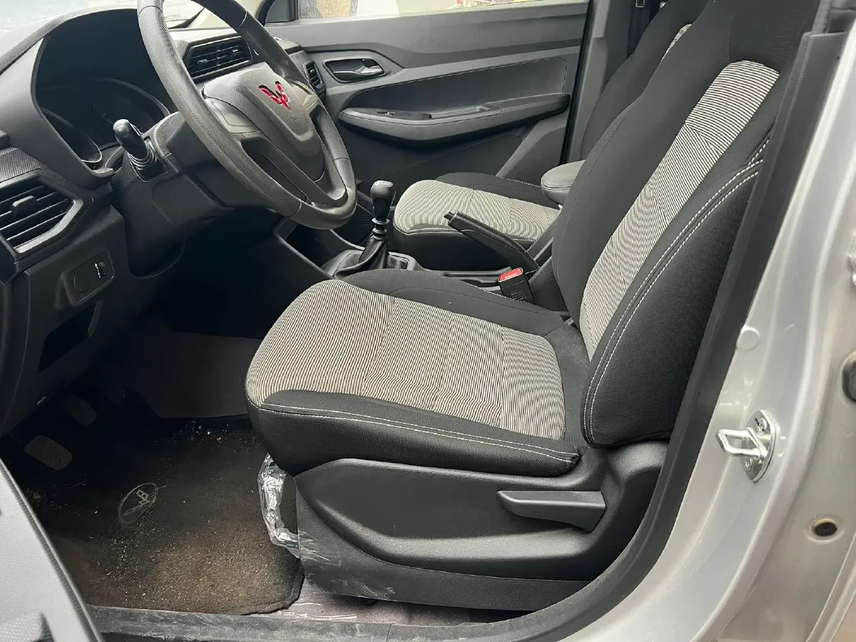 2021 Yema SiPaiKa 1.5L 109HP L4 5MT,autocango,china used car exporter,china ev exporter,chinese used car exporter,chinese used ev exporter