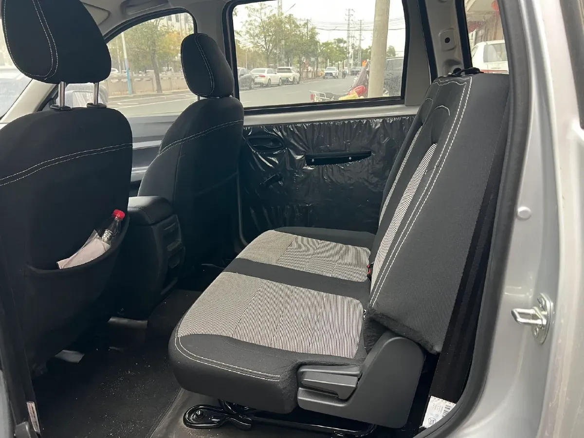 2021 Yema SiPaiKa 1.5L 109HP L4 5MT,autocango,china used car exporter,china ev exporter,chinese used car exporter,chinese used ev exporter