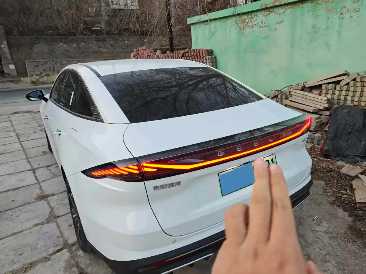 2024 Geely Galaxy L6 1.5T 163HP L4 3DHT PHEV,autocango,china used car exporter,china ev exporter,chinese used car exporter,chinese used ev exporter