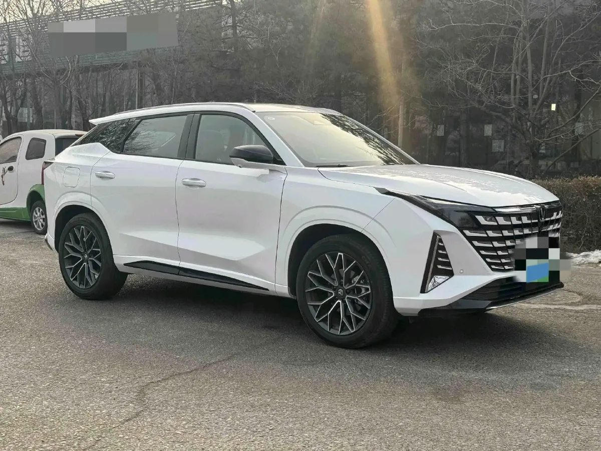 2025 ChangAn UNI-Z 1.5L 98HP L4 E-CVT PHEV,autocango,china used car exporter,china ev exporter,chinese used car exporter,chinese used ev exporter