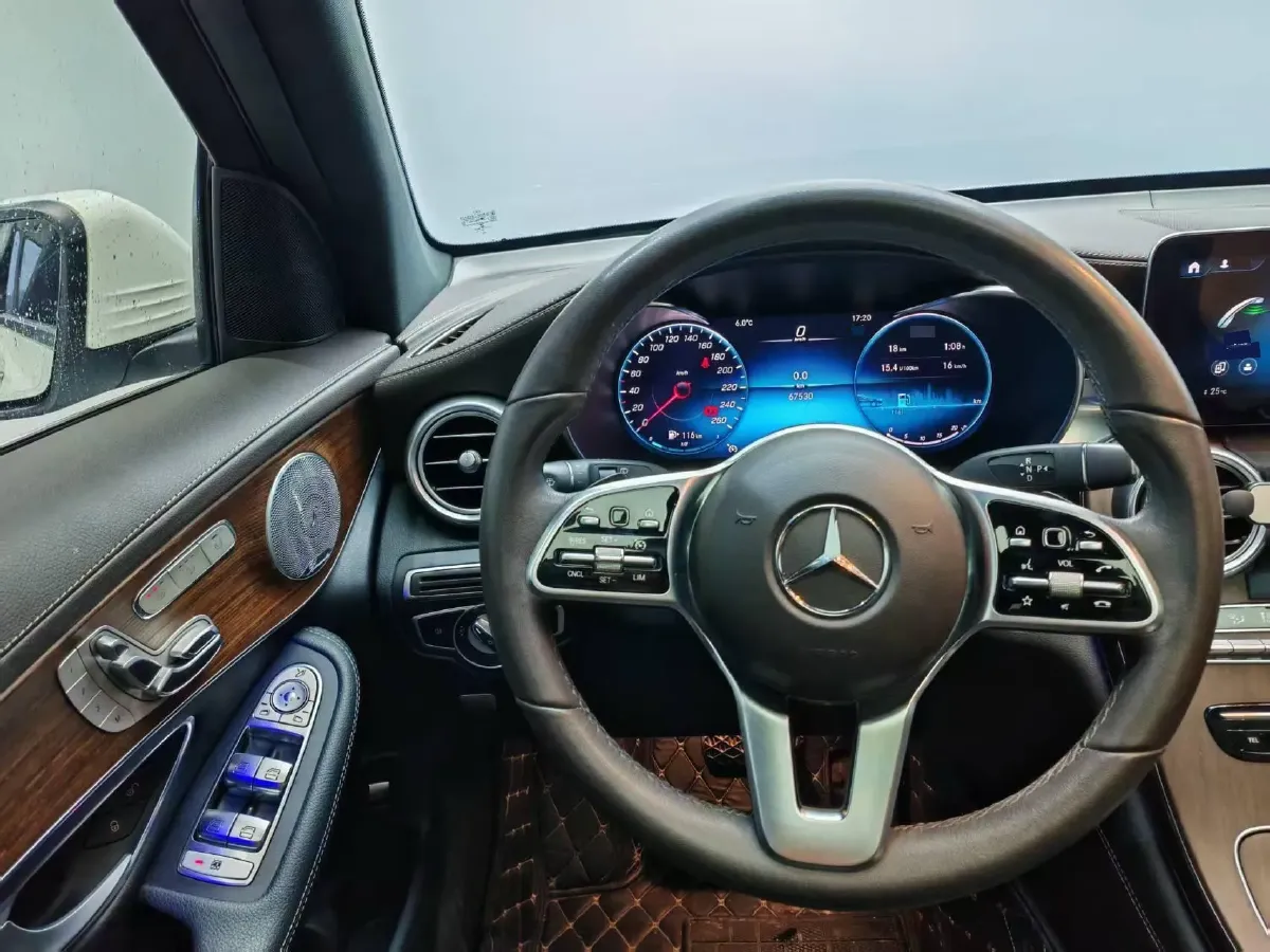 2021 Mercedes-Benz GLC Class 2.0T 258HP L4 9AT,autocango,china used car exporter,china ev exporter,chinese used car exporter,chinese used ev exporter