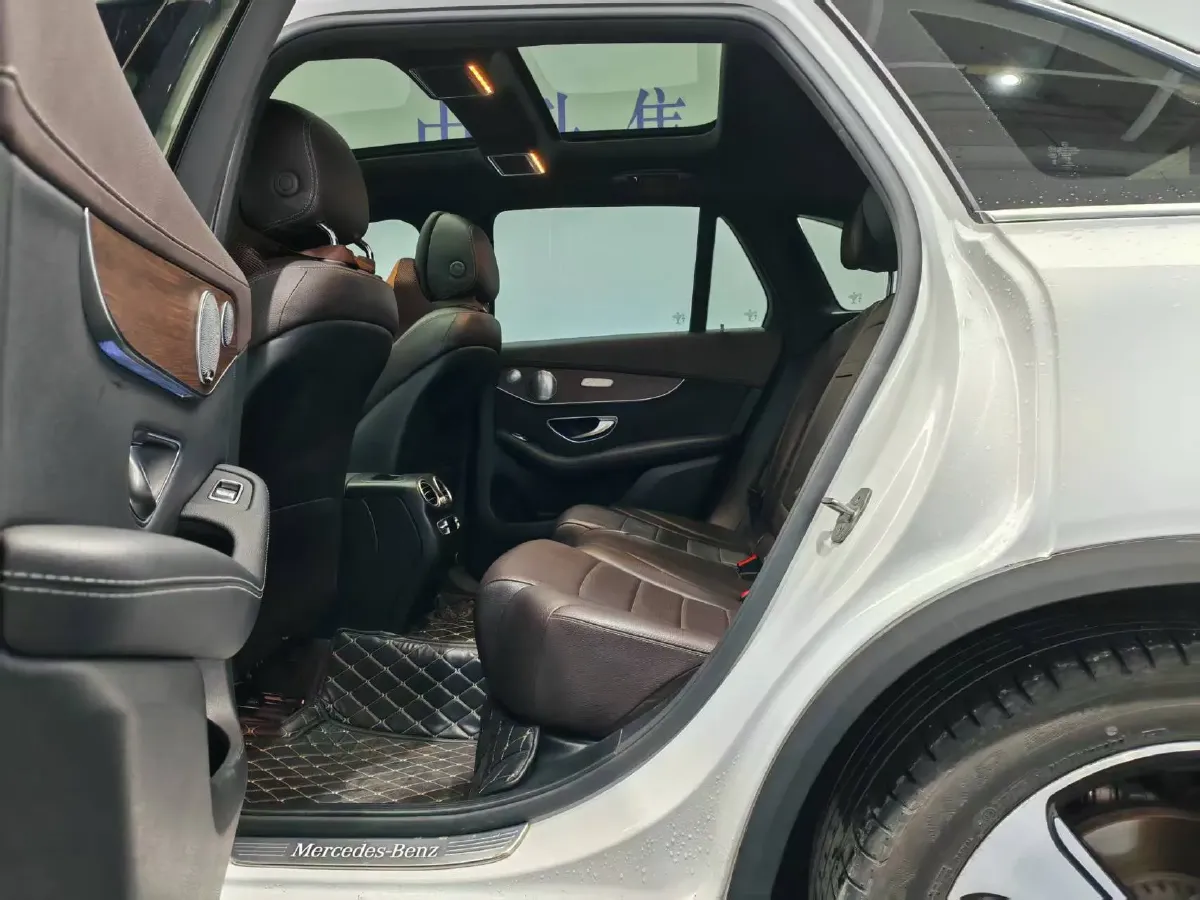 2021 Mercedes-Benz GLC Class 2.0T 258HP L4 9AT,autocango,china used car exporter,china ev exporter,chinese used car exporter,chinese used ev exporter