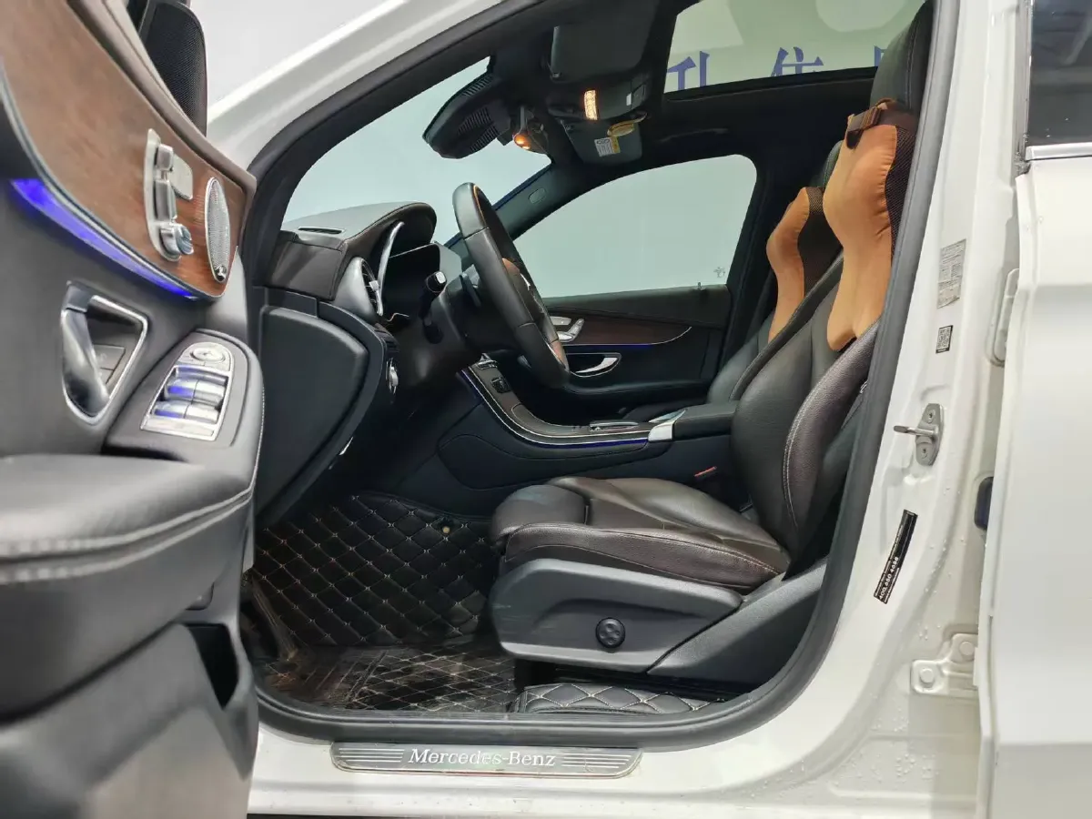 2021 Mercedes-Benz GLC Class 2.0T 258HP L4 9AT,autocango,china used car exporter,china ev exporter,chinese used car exporter,chinese used ev exporter