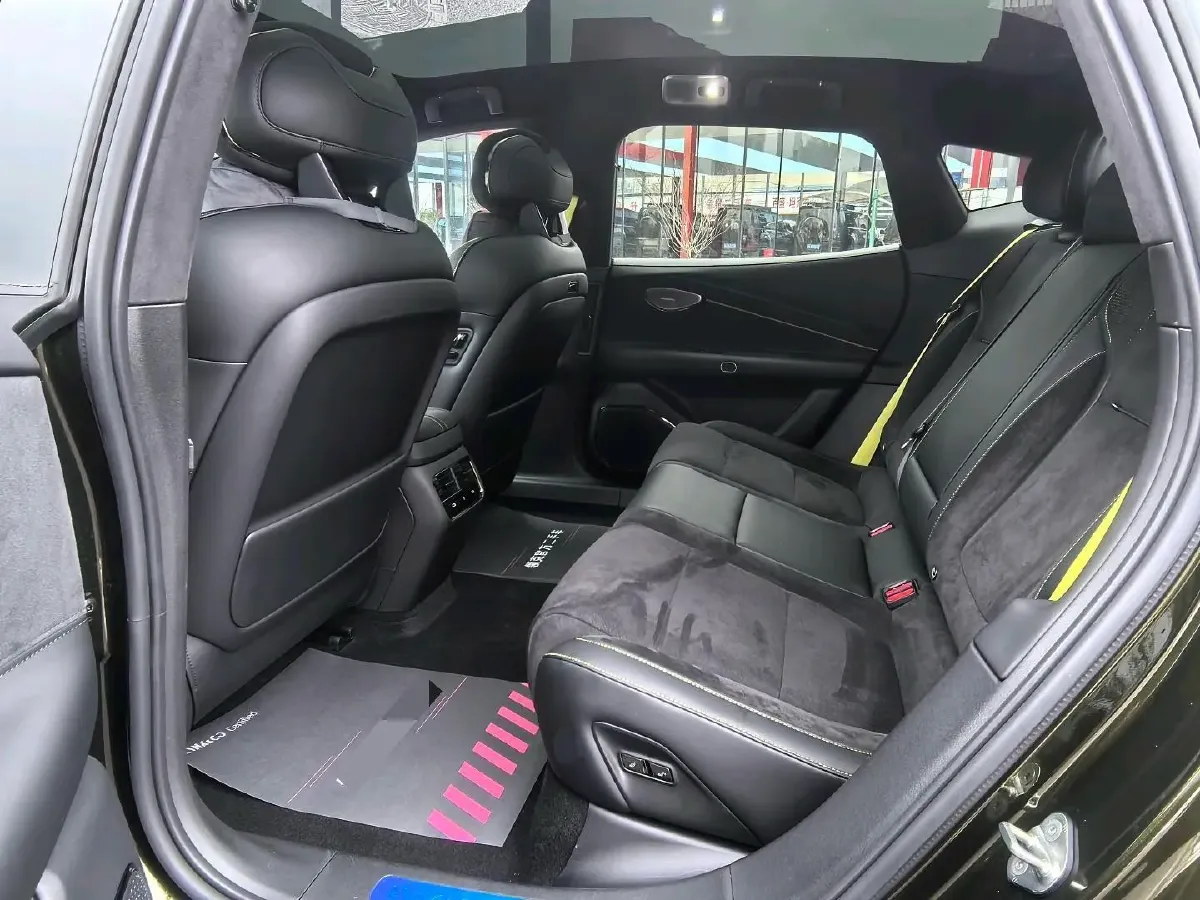 2025 LYNK&CO 10 EM-P 1.5T 163HP L4 3DHT PHEV,autocango,china used car exporter,china ev exporter,chinese used car exporter,chinese used ev exporter