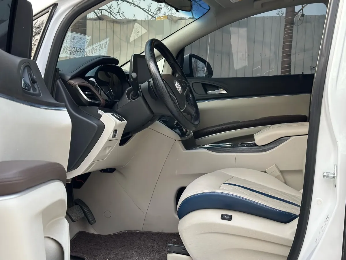 2023 Buick GL8 2.0T 237HP L4 9AT,autocango,china used car exporter,china ev exporter,chinese used car exporter,chinese used ev exporter