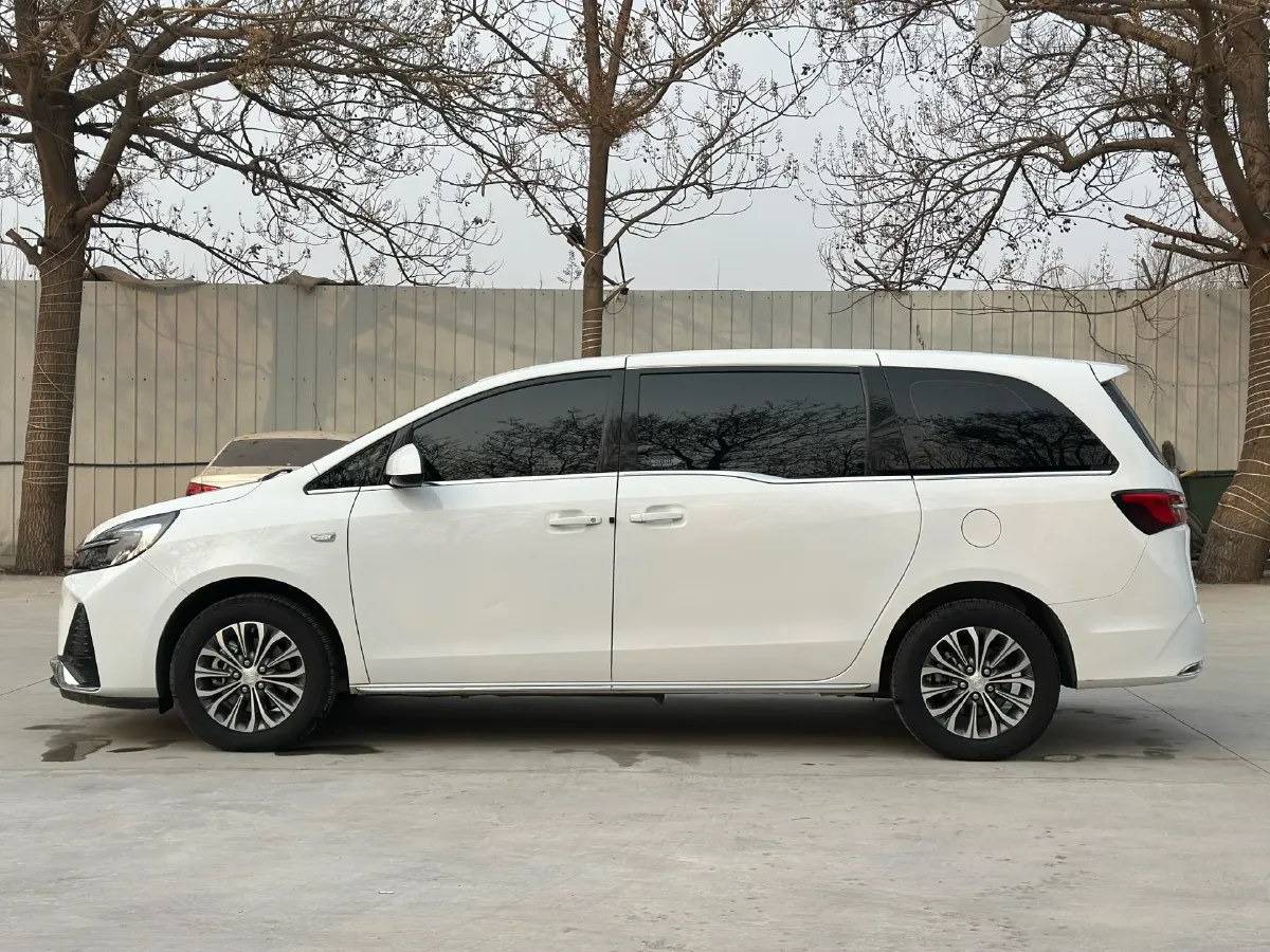 2023 Buick GL8 2.0T 237HP L4 9AT,autocango,china used car exporter,china ev exporter,chinese used car exporter,chinese used ev exporter