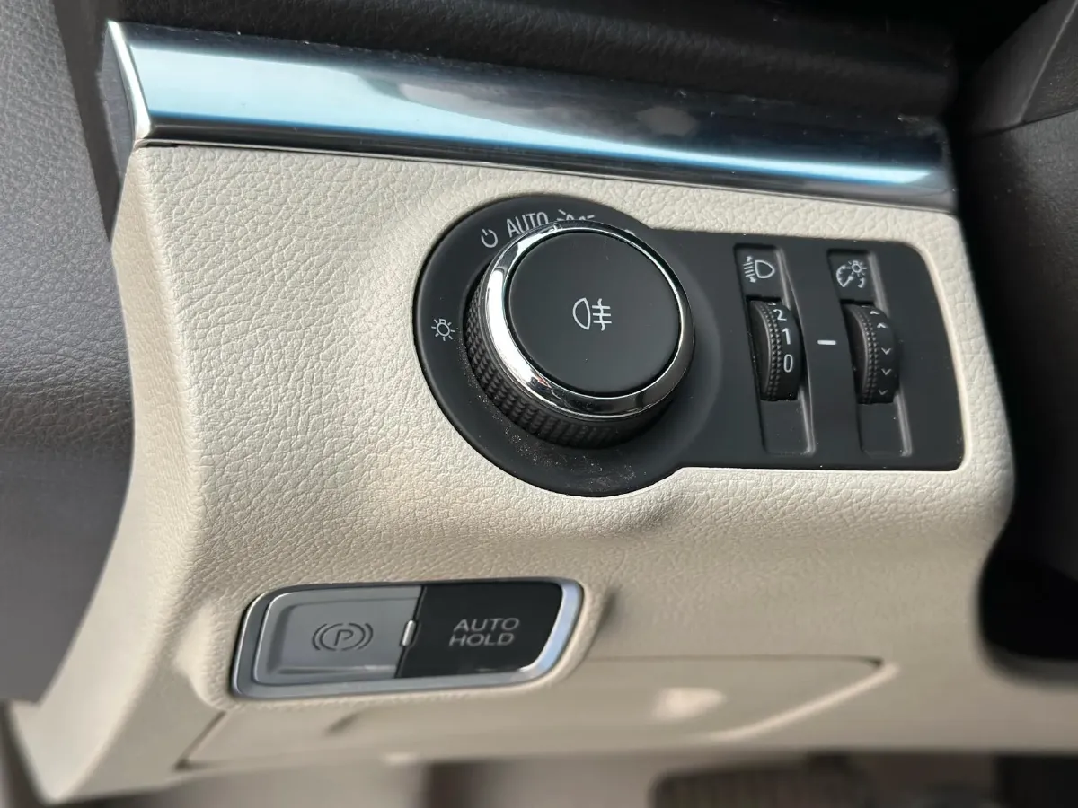 2023 Buick GL8 2.0T 237HP L4 9AT,autocango,china used car exporter,china ev exporter,chinese used car exporter,chinese used ev exporter