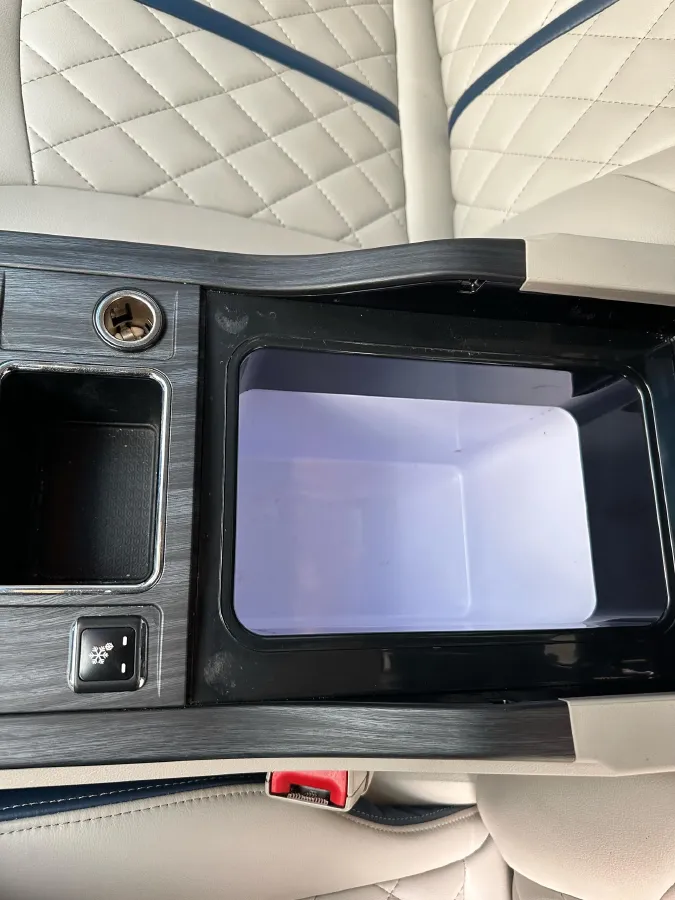 2023 Buick GL8 2.0T 237HP L4 9AT,autocango,china used car exporter,china ev exporter,chinese used car exporter,chinese used ev exporter