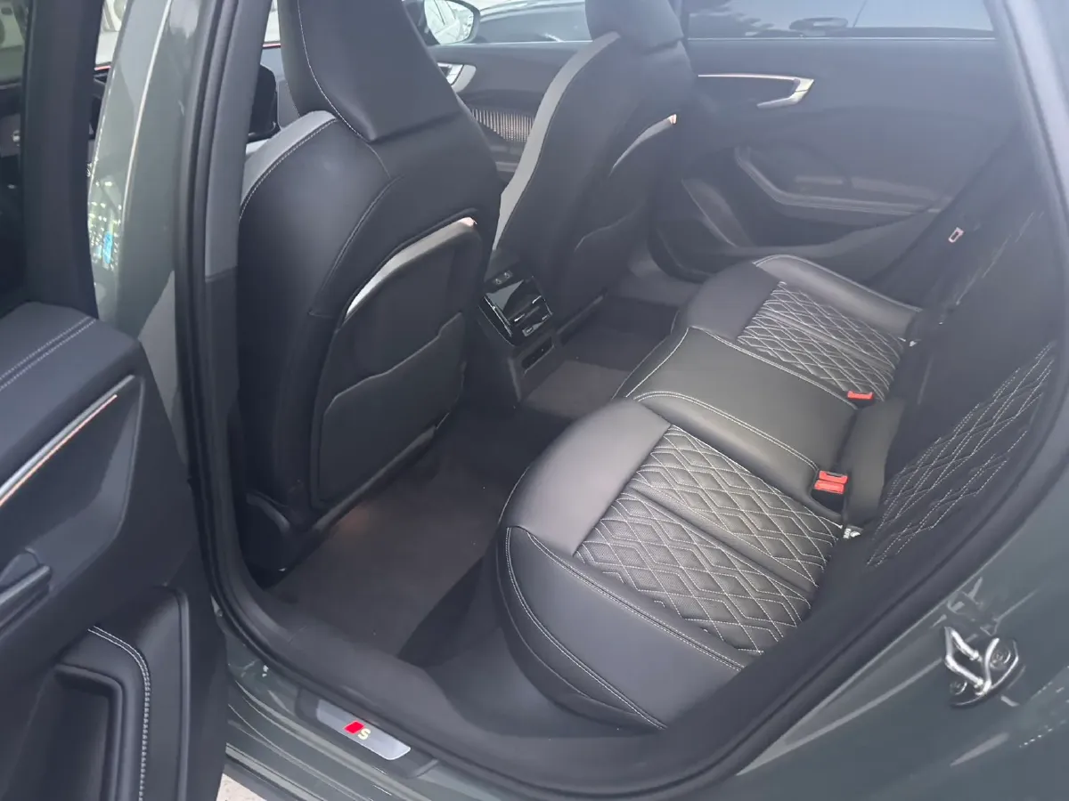 2026 Audi A5L 2.0T 204HP L4 7DCT,autocango,china used car exporter,china ev exporter,chinese used car exporter,chinese used ev exporter