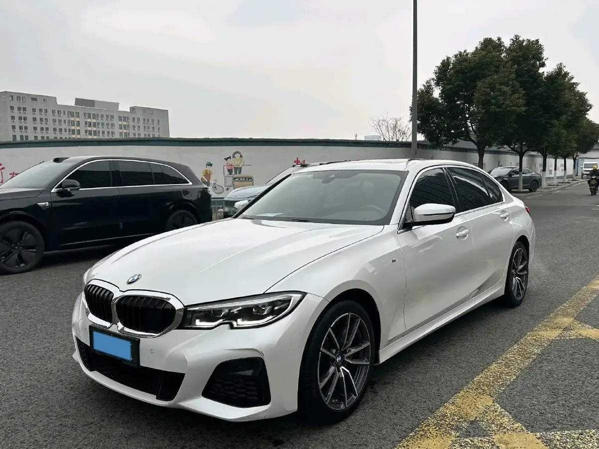 2022 BMW 3 Series 2.0T 184HP L4 8AT