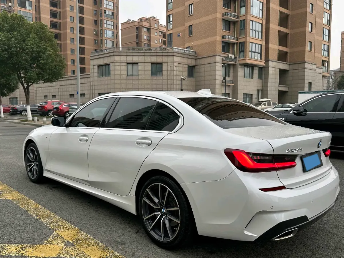 2022 BMW 3 Series 2.0T 184HP L4 8AT,autocango,china used car exporter,china ev exporter,chinese used car exporter,chinese used ev exporter