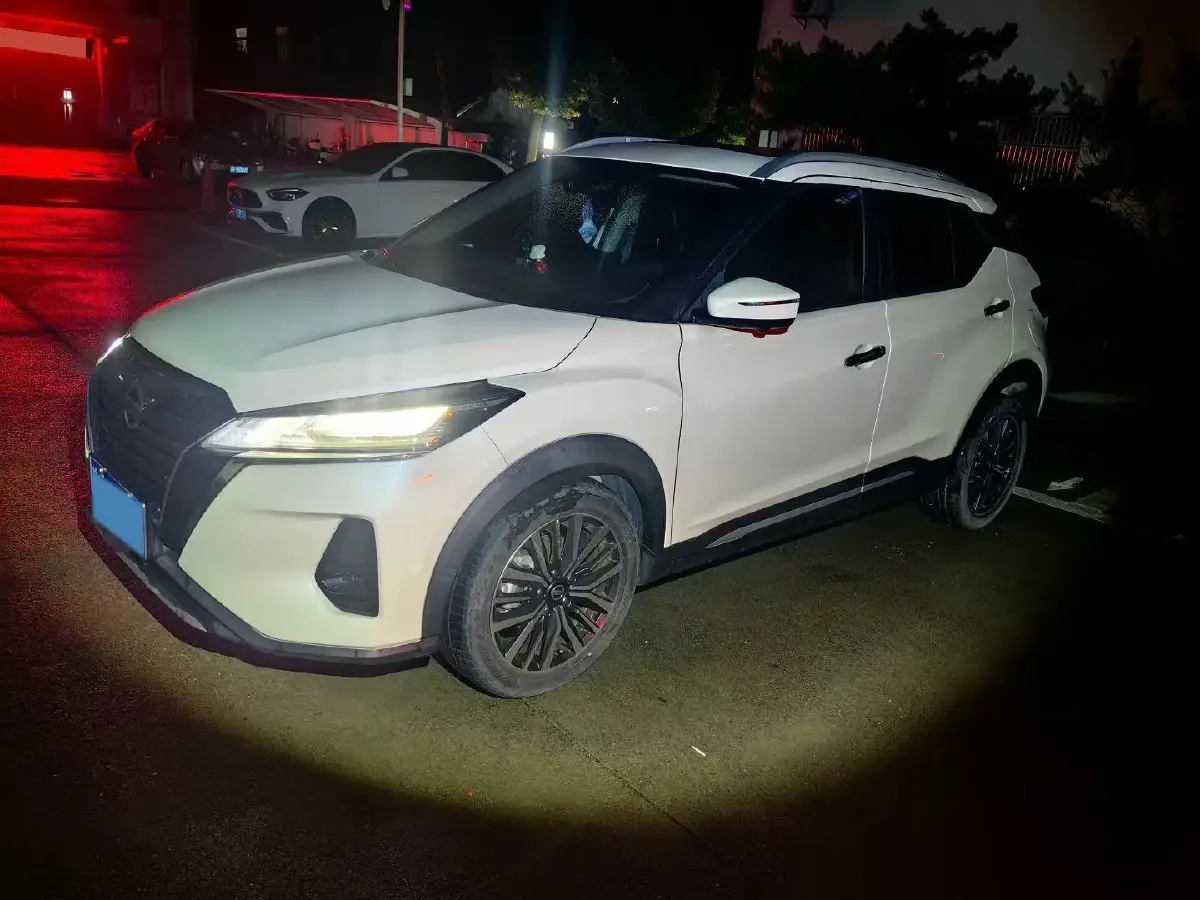 2022 Nissan Kicks 1.5L 122HP L4 CVT