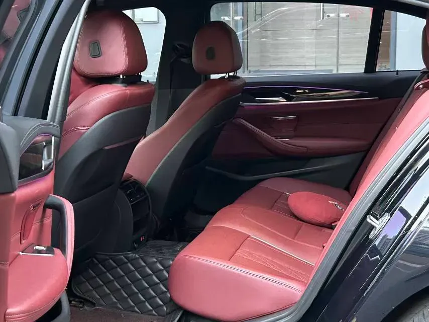 2021 BMW 5 Series 2.0T 184HP L4 8AT,autocango,china used car exporter,china ev exporter,chinese used car exporter,chinese used ev exporter