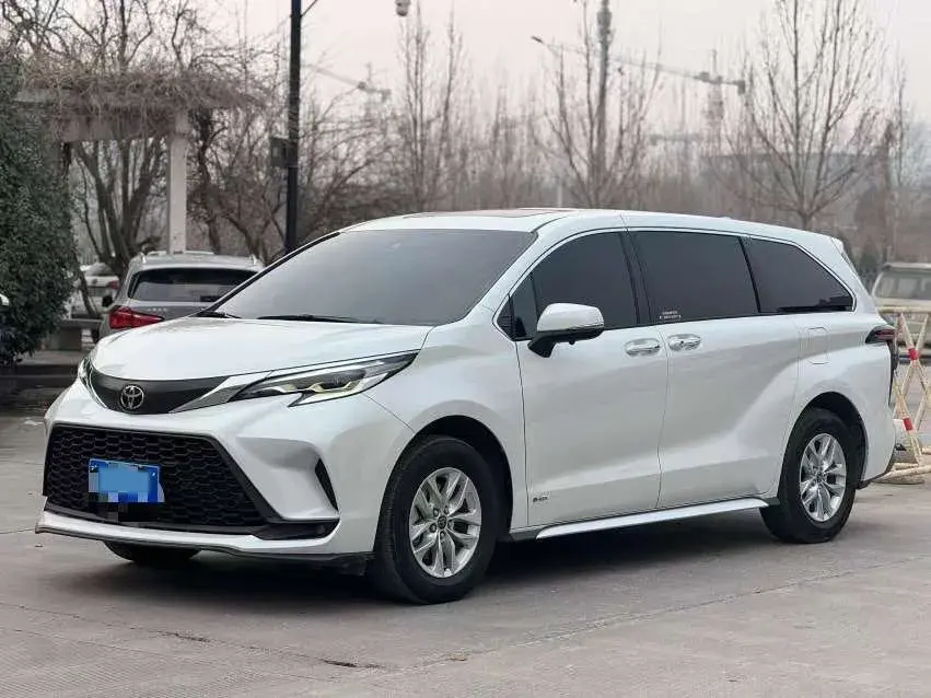 2024 Toyota Granvia 2.5L 189HP L4 E-CVT Hybrid
