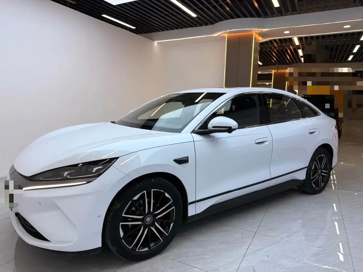 2025 BYD QinL BEV