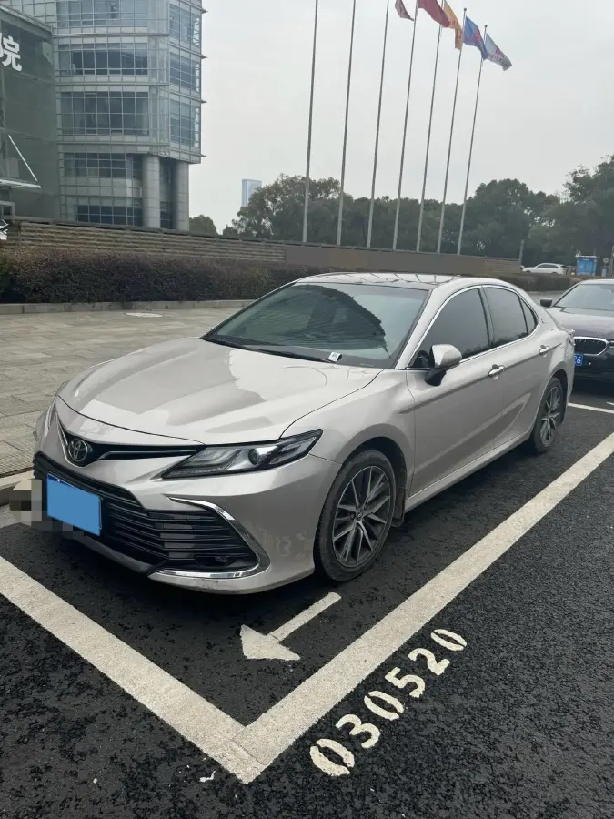 2021 Toyota Camry 2.5L 209HP L4 8AT