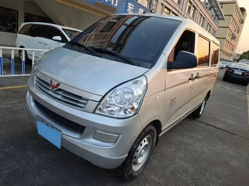 2020 WuLing RongGuang 1.2L 76HP L4 5MT