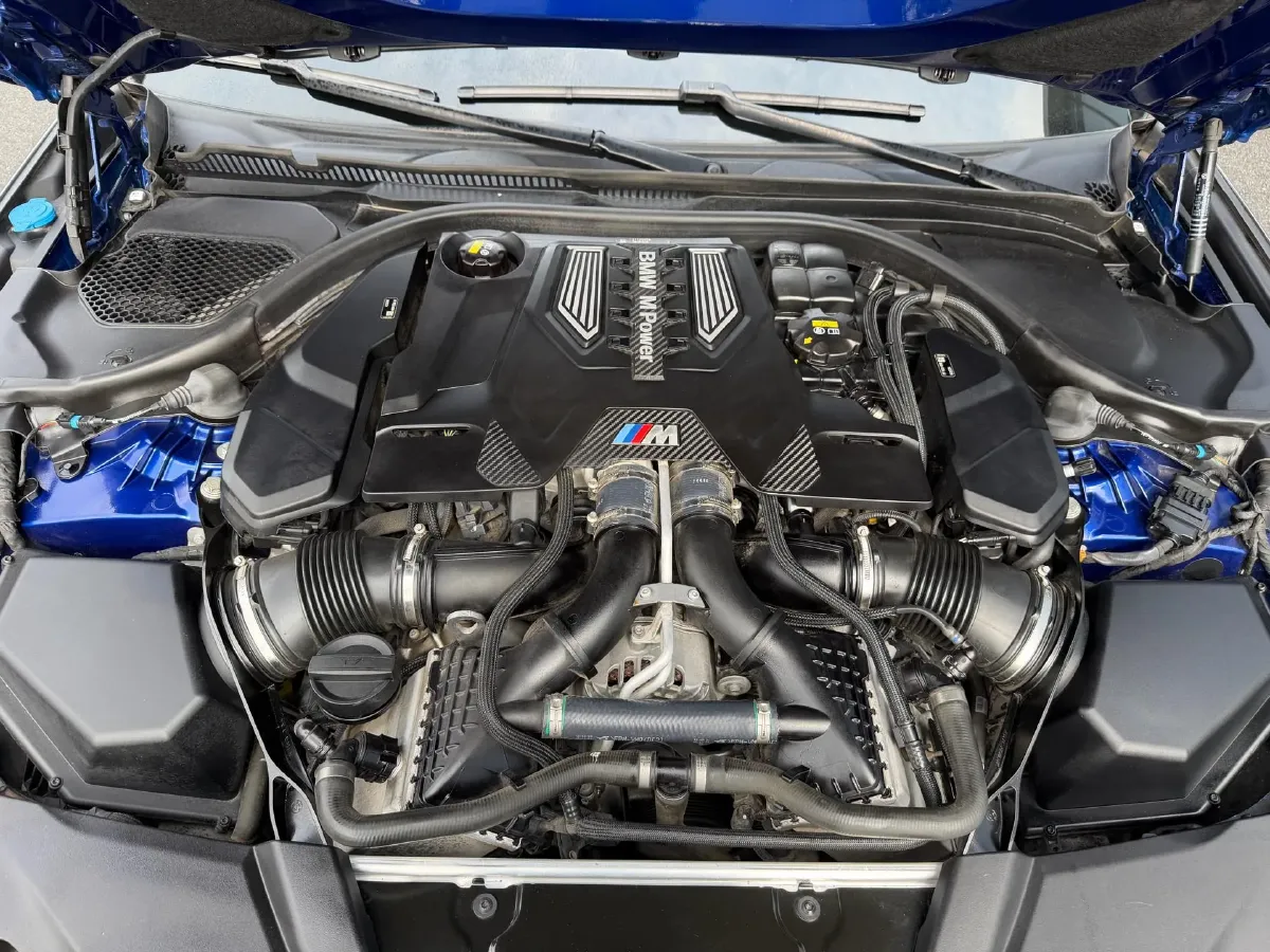 2021 BMW M5 4.4T 600HP V8 8AT,autocango,china used car exporter,china ev exporter,chinese used car exporter,chinese used ev exporter