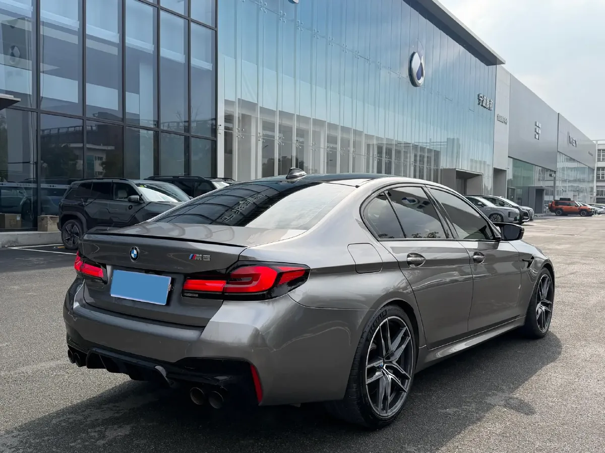 2021 BMW M5 4.4T 600HP V8 8AT,autocango,china used car exporter,china ev exporter,chinese used car exporter,chinese used ev exporter