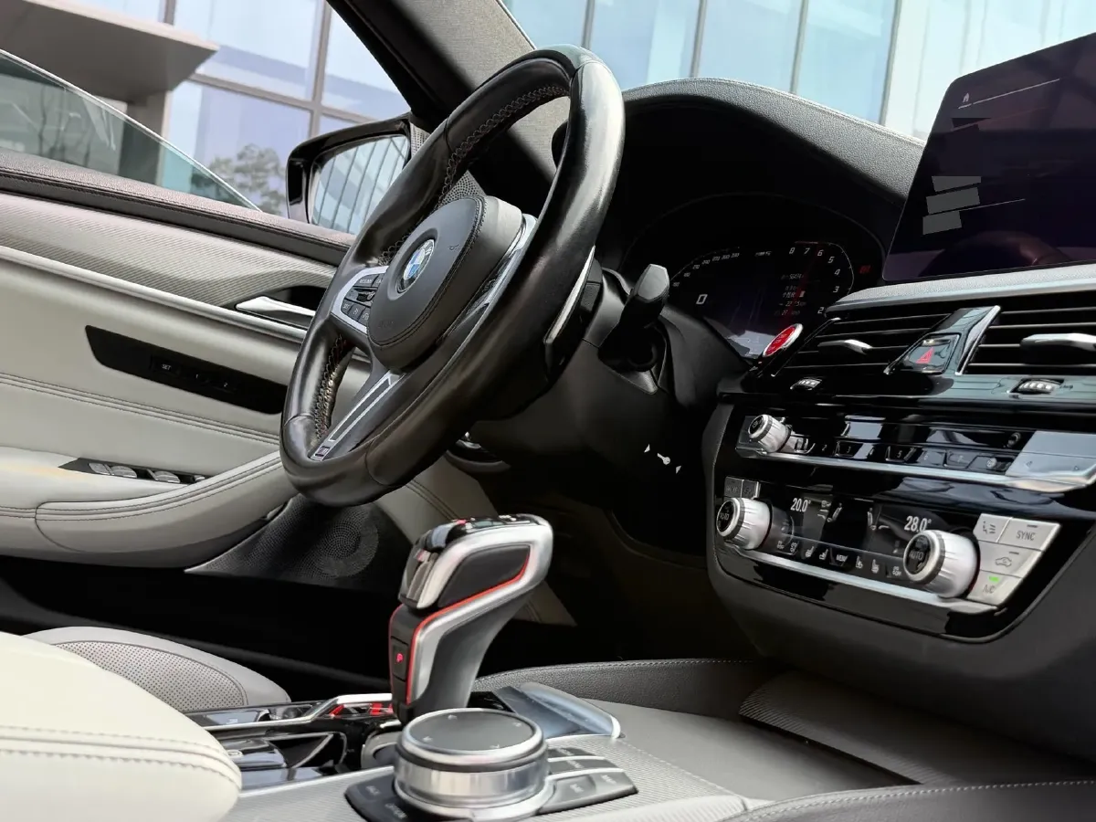 2021 BMW M5 4.4T 600HP V8 8AT,autocango,china used car exporter,china ev exporter,chinese used car exporter,chinese used ev exporter