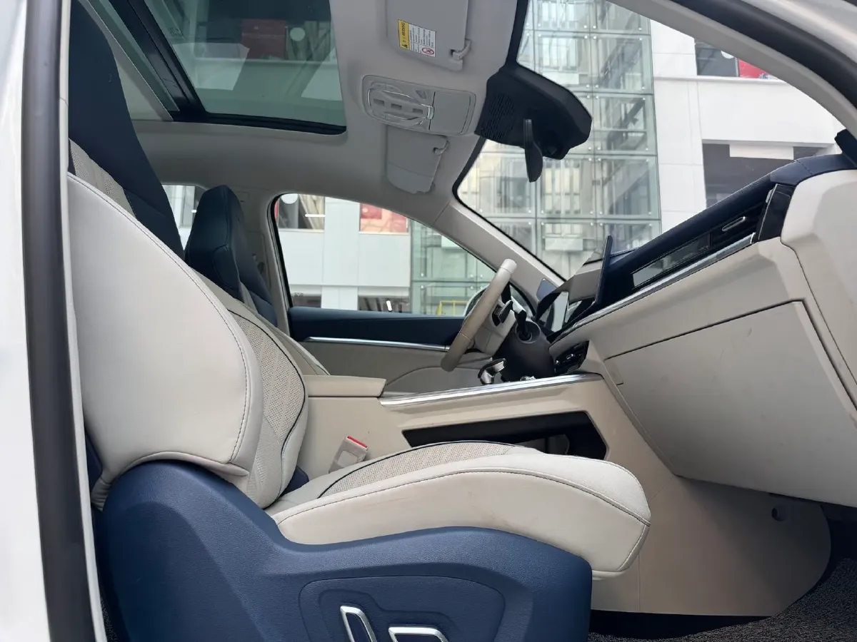 2022 Roewe Whale 2.0T 231HP L4 8AT,autocango,china used car exporter,china ev exporter,chinese used car exporter,chinese used ev exporter