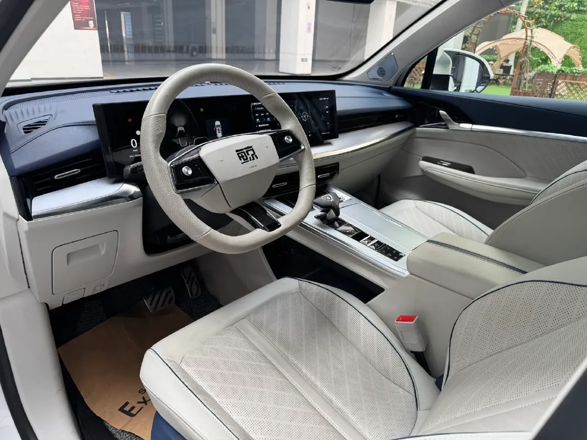 2022 Roewe Whale 2.0T 231HP L4 8AT,autocango,china used car exporter,china ev exporter,chinese used car exporter,chinese used ev exporter