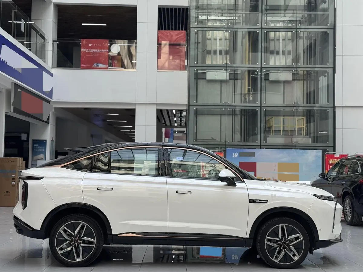 2022 Roewe Whale 2.0T 231HP L4 8AT,autocango,china used car exporter,china ev exporter,chinese used car exporter,chinese used ev exporter