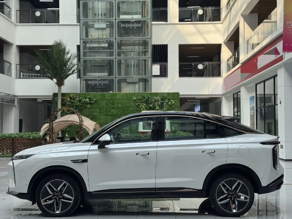 2022 Roewe Whale 2.0T 231HP L4 8AT,autocango,china used car exporter,china ev exporter,chinese used car exporter,chinese used ev exporter