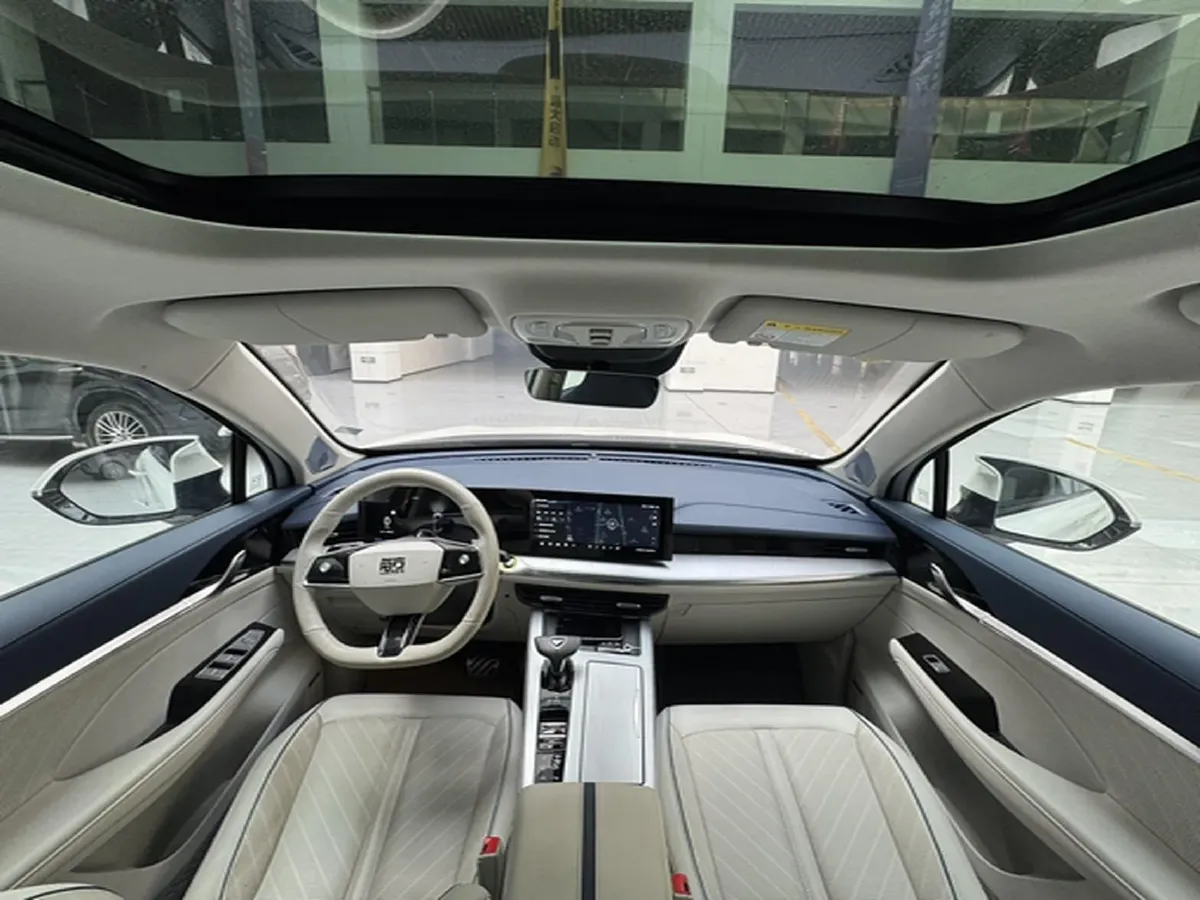 2022 Roewe Whale 2.0T 231HP L4 8AT,autocango,china used car exporter,china ev exporter,chinese used car exporter,chinese used ev exporter