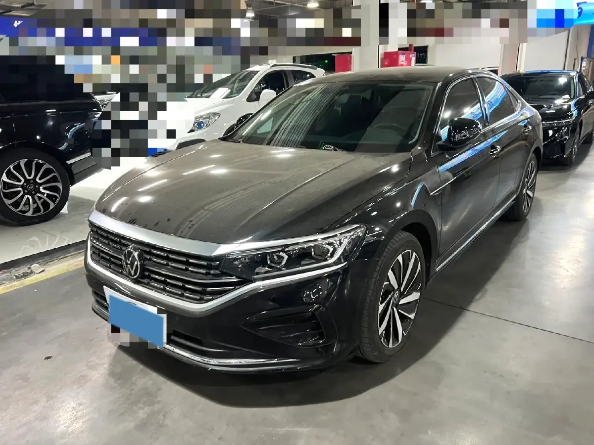 2022 Volkswagen Passat 2.0T 220HP L4 7DCT