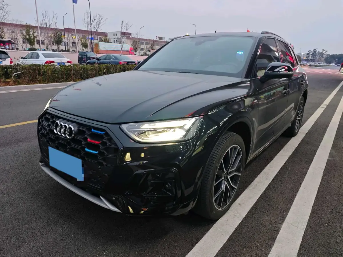 2025 Audi Q5L 2.0T 245HP L4 7DCT