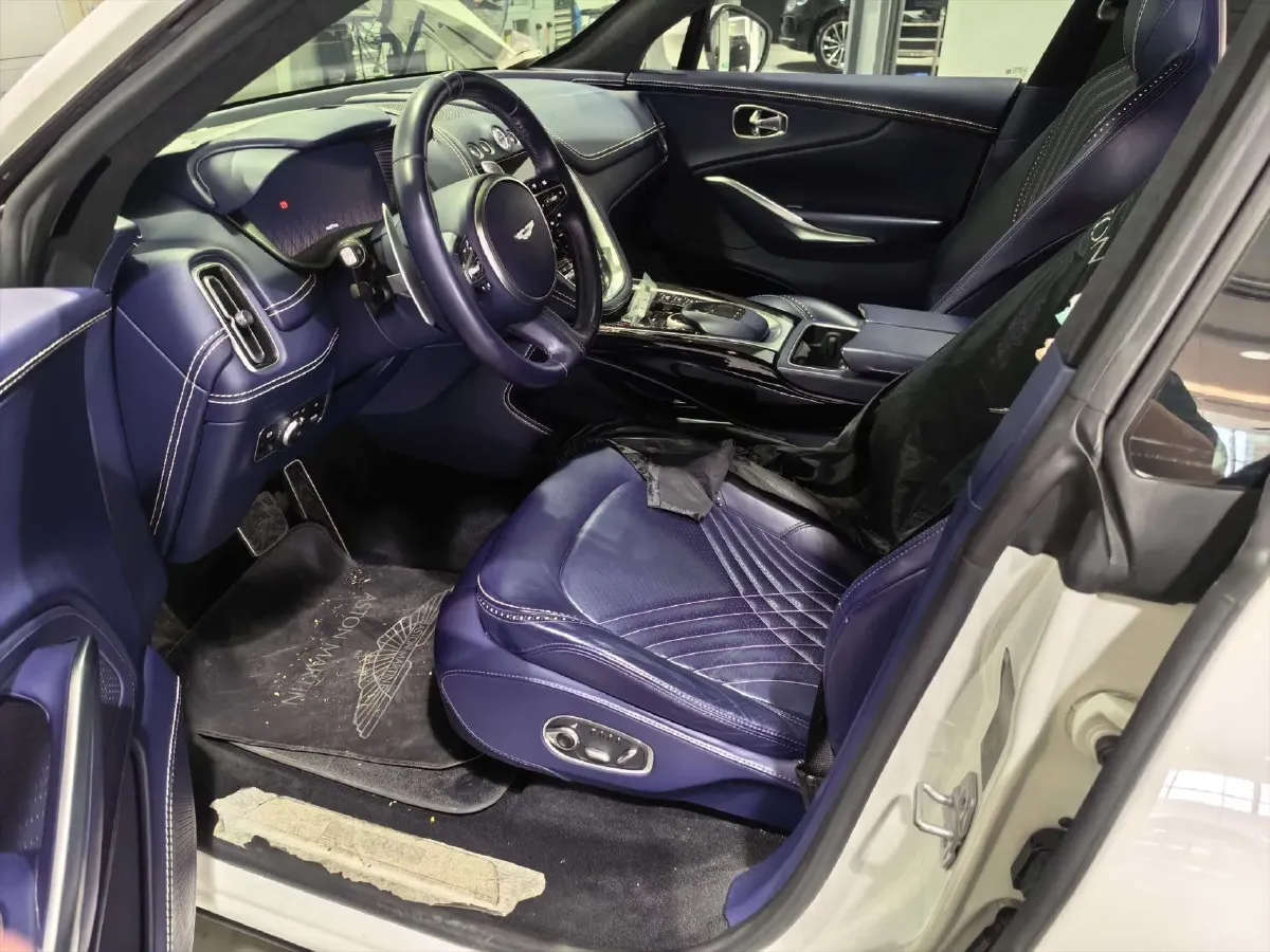 2021 Aston Martin DBX 4.0T 550HP V8 9AT,autocango,china used car exporter,china ev exporter,chinese used car exporter,chinese used ev exporter